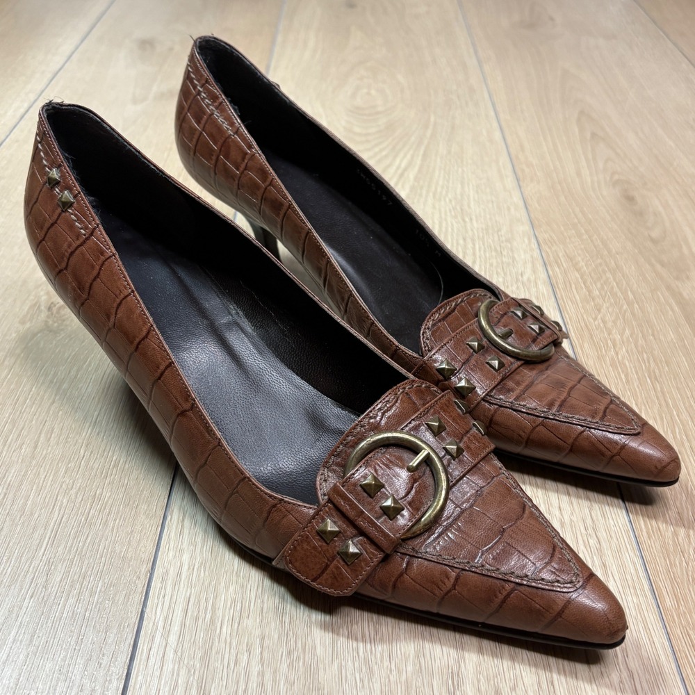 Stuart Weitzman Brown Croc Leather Embossed Studded Buckle Kitten Heels 10.5 M